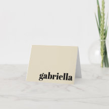 黒とベージュのはっきりしたタイポグラフィモノグラムの名