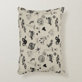 黒とベージュの手描きタトゥーパターン アクセントクッション (正面(垂直))