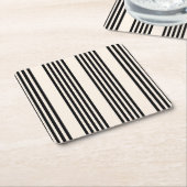 黒とベージュの5つのストライプパターン スクエアペーパーコースター (アングル)