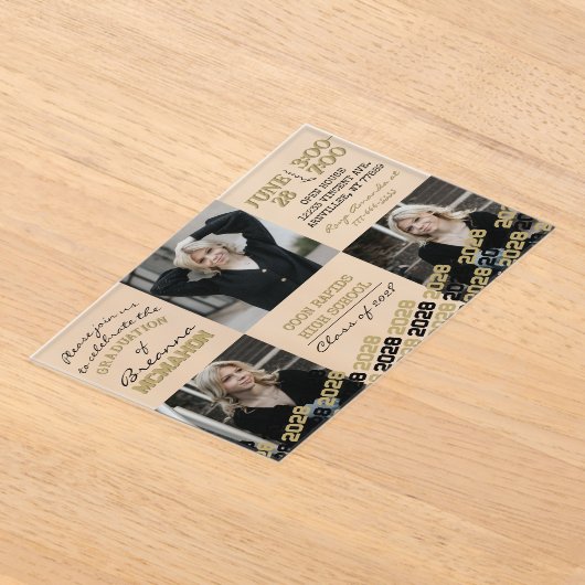 黒とユニーク金ゴールド卒業3写真フロステッド アクリル招待状 (レイダウン)