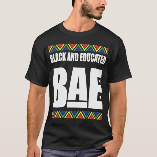 黒と教育を受けた黒の歴史の月 Tシャツ (正面)