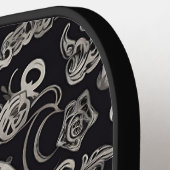 黒と灰色のゴシックのスカルのテクスチャモノグラム ピックルボールラケット (左詳細)