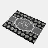 黒と灰色の抽象芸術リンクタイルパターン ドアマット (アングル)