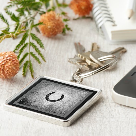 黒と灰色の格子縞の蹄鉄 キーホルダー (側面)