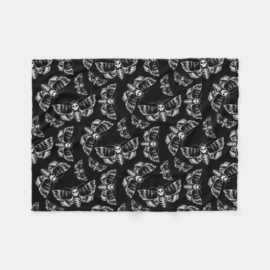 黒と灰色の死のヘッドホークモスゴシックスカル フリースブランケット (正面(横))