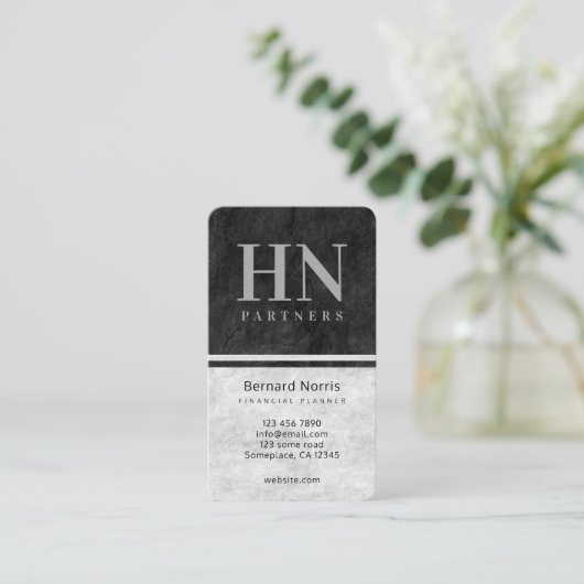 黒と灰色の石のテクスチャのモノグラム会計士 名刺 (スタンド正面)