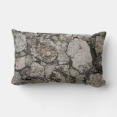 黒と灰色の石片 ランバークッション (裏面)