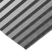 黒と灰色の迷彩質感のある線のストライプ ショートテーブルランナー (コーナー)