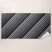 黒と灰色の迷彩質感のある線のストライプ ビーチタオル (正面)