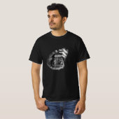 黒と白のギター指板グラフィックTシャツデザイン Tシャツ (正面フル)