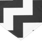 黒と白のジグザグパターン、山形、緑 テーブルクロス (アングル)