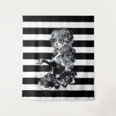 黒と白のストライプの可愛いシュガースカルガール タペストリー (正面)