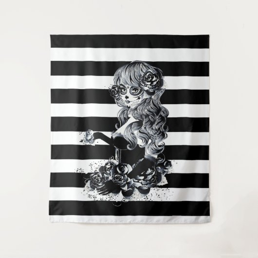 黒と白のストライプの可愛いシュガースカルガール タペストリー (正面)