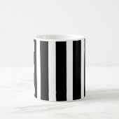 黒と白のストライプ/抽象的なクラシックマグ コーヒーマグカップ (中央)