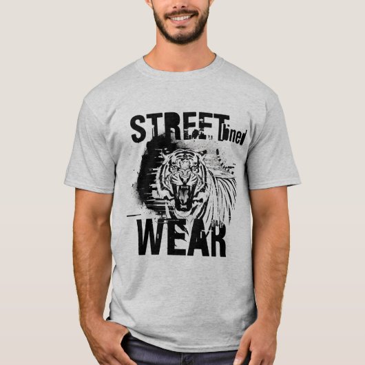 黒と白のストリートウェア 虎の雄叫び Tシャツ (正面)