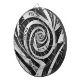 黒と白のスパイラル サイケデリック イリュージョン フォーカス ダーツボード (正面右)