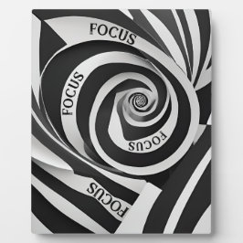 黒と白のスパイラル「フォーカス」 フォトプラーク