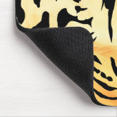 黒と白のタイガーシルエット マウスパッド (コーナー)