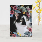 黒と白のタキシード猫の花の写真 カード (黄色い花)