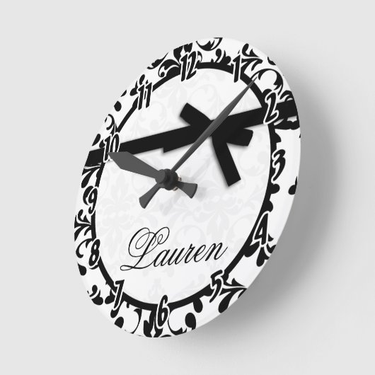 黒と白のダマスク黒いリボン弓クロック ラウンド壁時計 (傾斜)