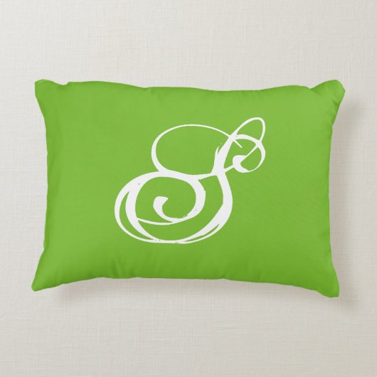 黒と白のダンスクバック付き緑の「S」枕 アクセントクッション (裏面)