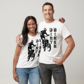 黒と白のダートバイク Tシャツ (ユニセックス)