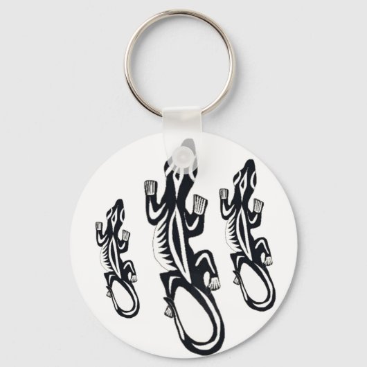 黒と白のトライバルスタイルのトカゲ キーホルダー (正面)