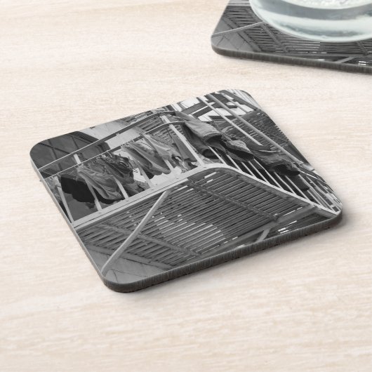 黒と白のドライクリーニング写真に下着 コースター (左側)