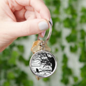 黒と白のネバーモアレイヴンシルエットツリー キーホルダー (手)