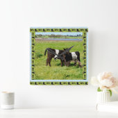 黒と白のベビーの帯状のガロウェイ牛 スクエア壁時計 (ホーム)