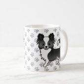 黒と白のロングコートチワワ 犬と前足 コーヒーマグカップ (正面右)