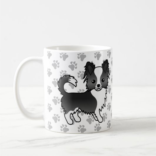 黒と白のロングコートチワワ 犬と前足 コーヒーマグカップ (左)