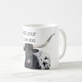 黒と白のロングホーン牛あなたの独自の引用文を追加 コーヒーマグカップ (正面右)