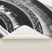 黒と白のローマ字螺旋階段 シェルパブランケット (3/4)