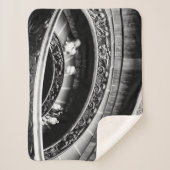 黒と白のローマ字螺旋階段 シェルパブランケット (正面)
