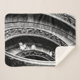 黒と白のローマ字螺旋階段 シェルパブランケット