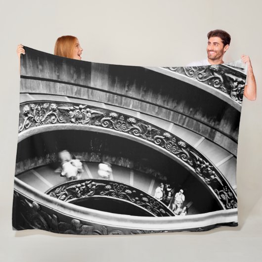 黒と白のローマ字螺旋階段 フリースブランケット (インサイチュ)
