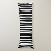 黒と白の不揃いストライプ ボディピロー (正面縦)