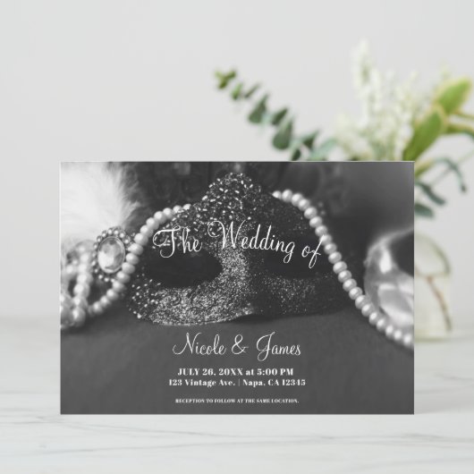 黒と白の仮装マスク真珠結婚の 招待状 (スタンド正面)