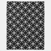 黒と白の円のダイヤモンド花びらパターン フリースブランケット (正面)