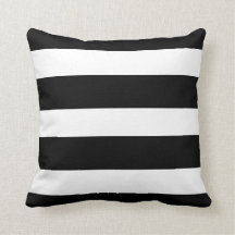 黒と白の厚いストライプの飾り投げ