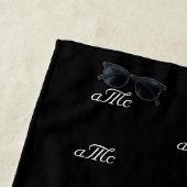 黒と白の夫婦モノグラムパターン名スクリプト ビーチタオル (インサイチュ)