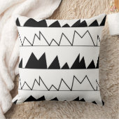 黒と白の山形のパターン クッション (ブランケット)