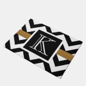 黒と白の山形のパターン ドアマット (アングル)