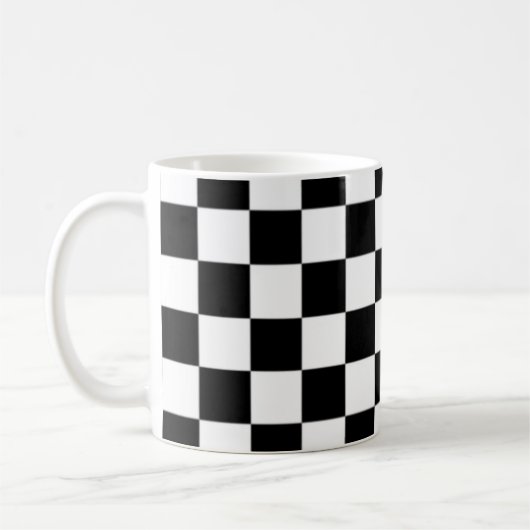 黒と白の市松模様の四角形パターン コーヒーマグカップ (左)
