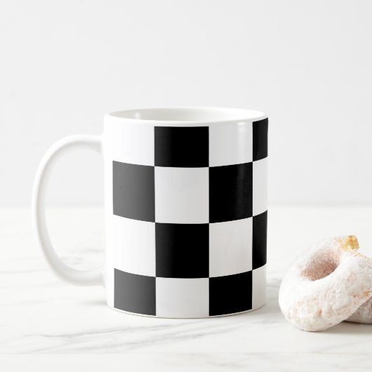 黒と白の市松模様 コーヒーマグカップ (ドーナツ)