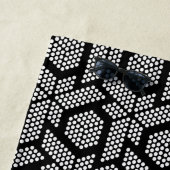 黒と白の幾何公差付き図形のパターン ビーチタオル (インサイチュ)