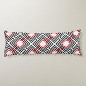 黒と白の幾何学的 ボディピロー (裏面)