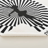 黒と白の抽象芸術毛布のバレリーナ。 シェルパブランケット (3/4)