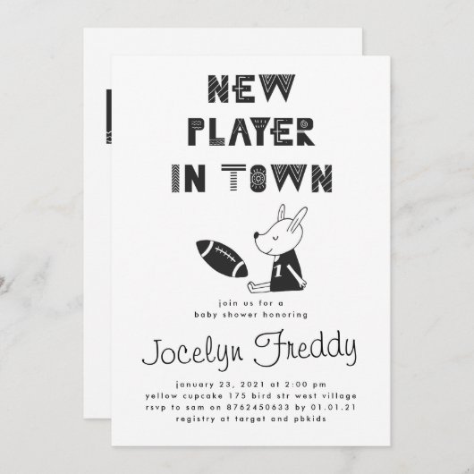 黒と白の新しいプレーヤーで町の男の子の赤ちゃんシャワー 招待状 (正面/裏面)